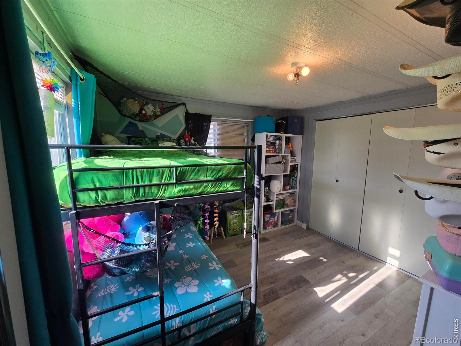 MLS Image #11 for 210  oak street,log lane village, Colorado