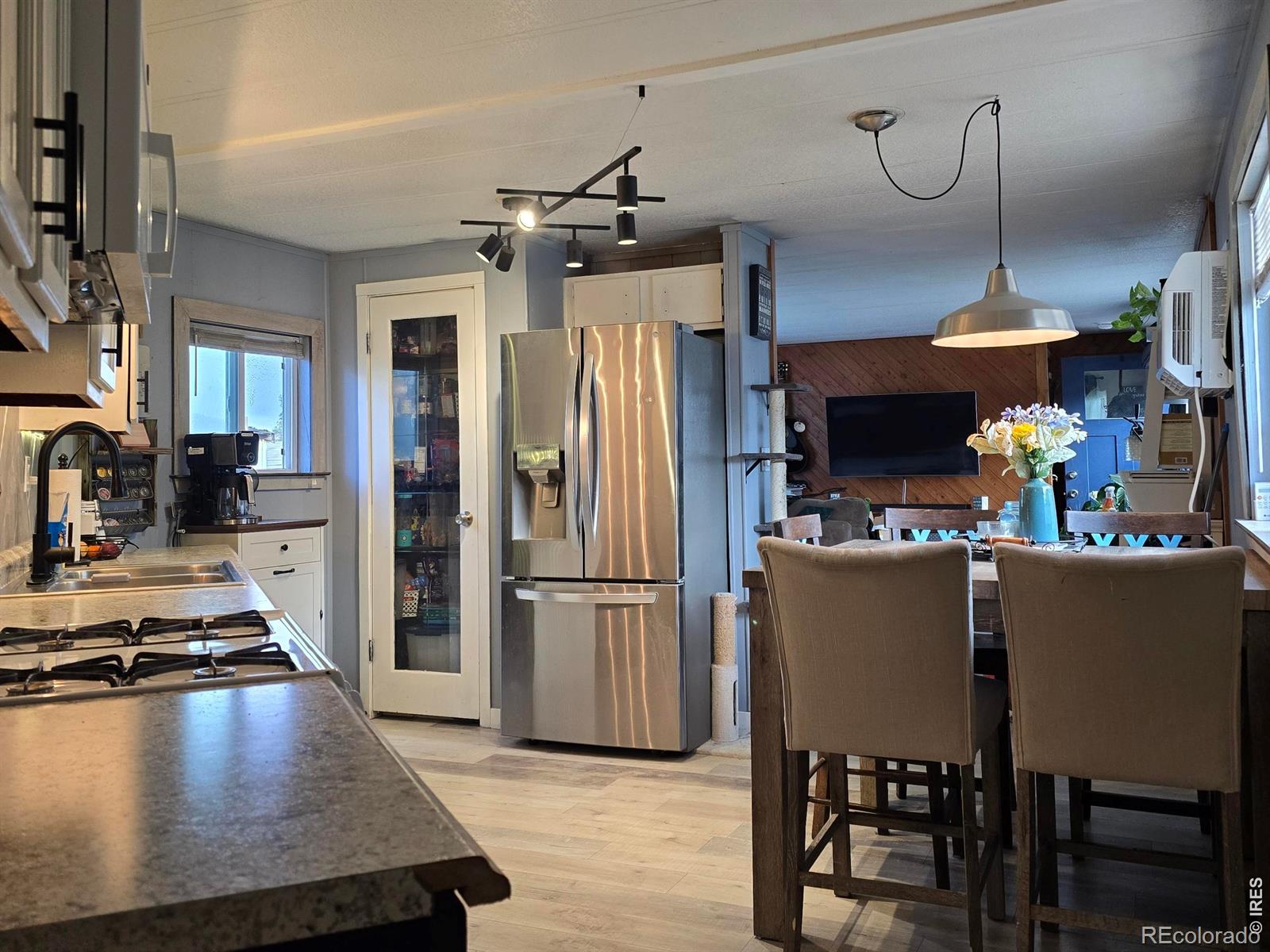 MLS Image #7 for 210  oak street,log lane village, Colorado