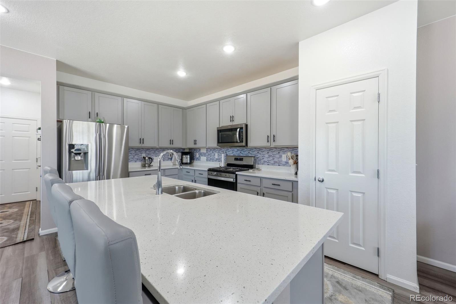 MLS Image #3 for 16535 e alameda parkway,aurora, Colorado