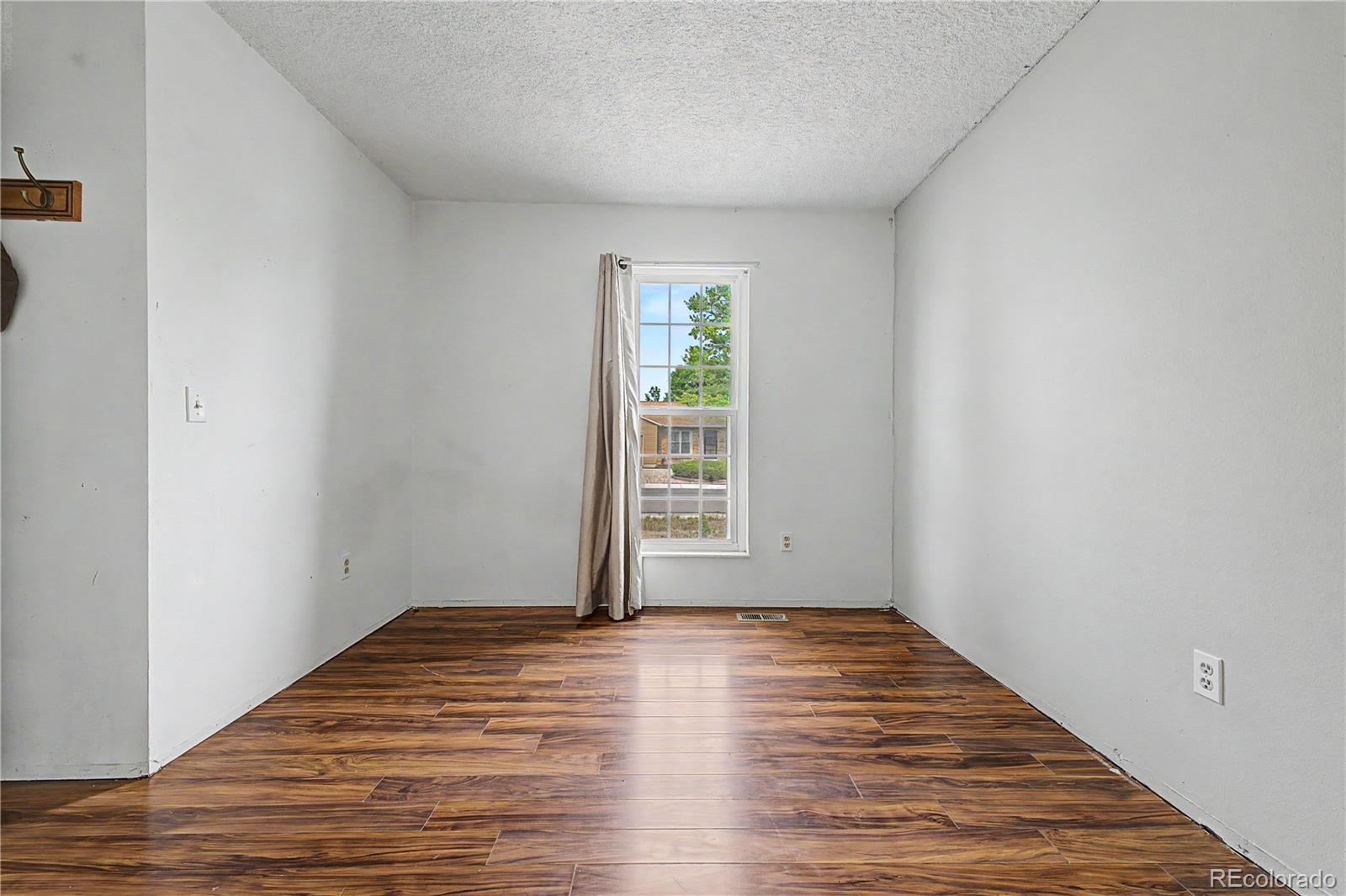 MLS Image #13 for 10015  beach street,denver, Colorado
