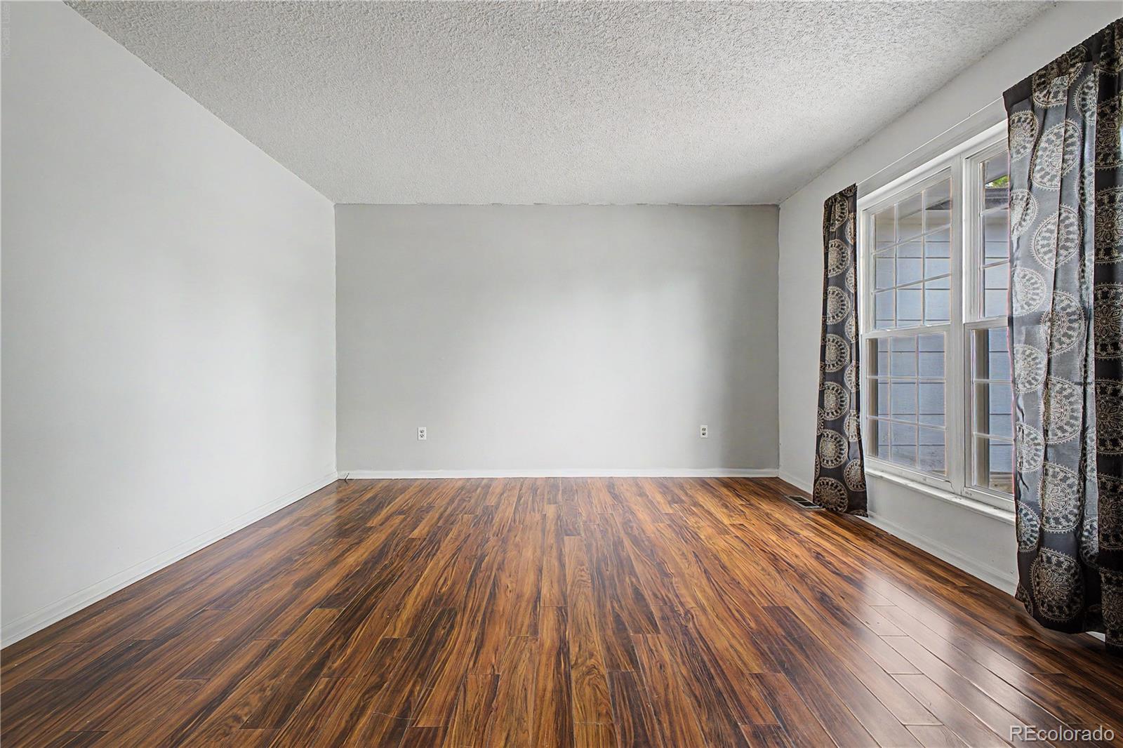 MLS Image #14 for 10015  beach street,denver, Colorado