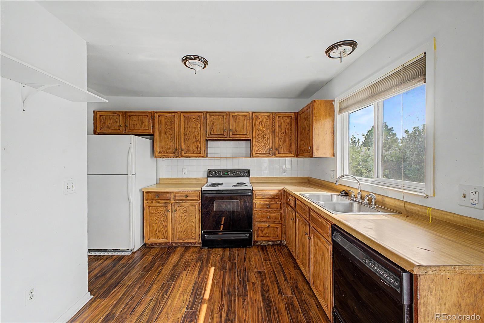 MLS Image #5 for 10015  beach street,denver, Colorado