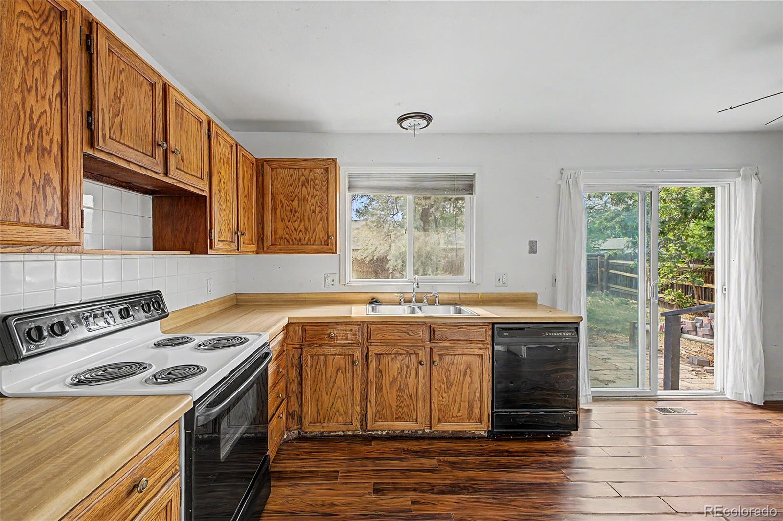 MLS Image #6 for 10015  beach street,denver, Colorado