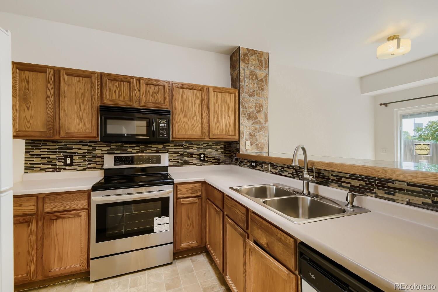 MLS Image #13 for 12324 e 2nd drive,aurora, Colorado