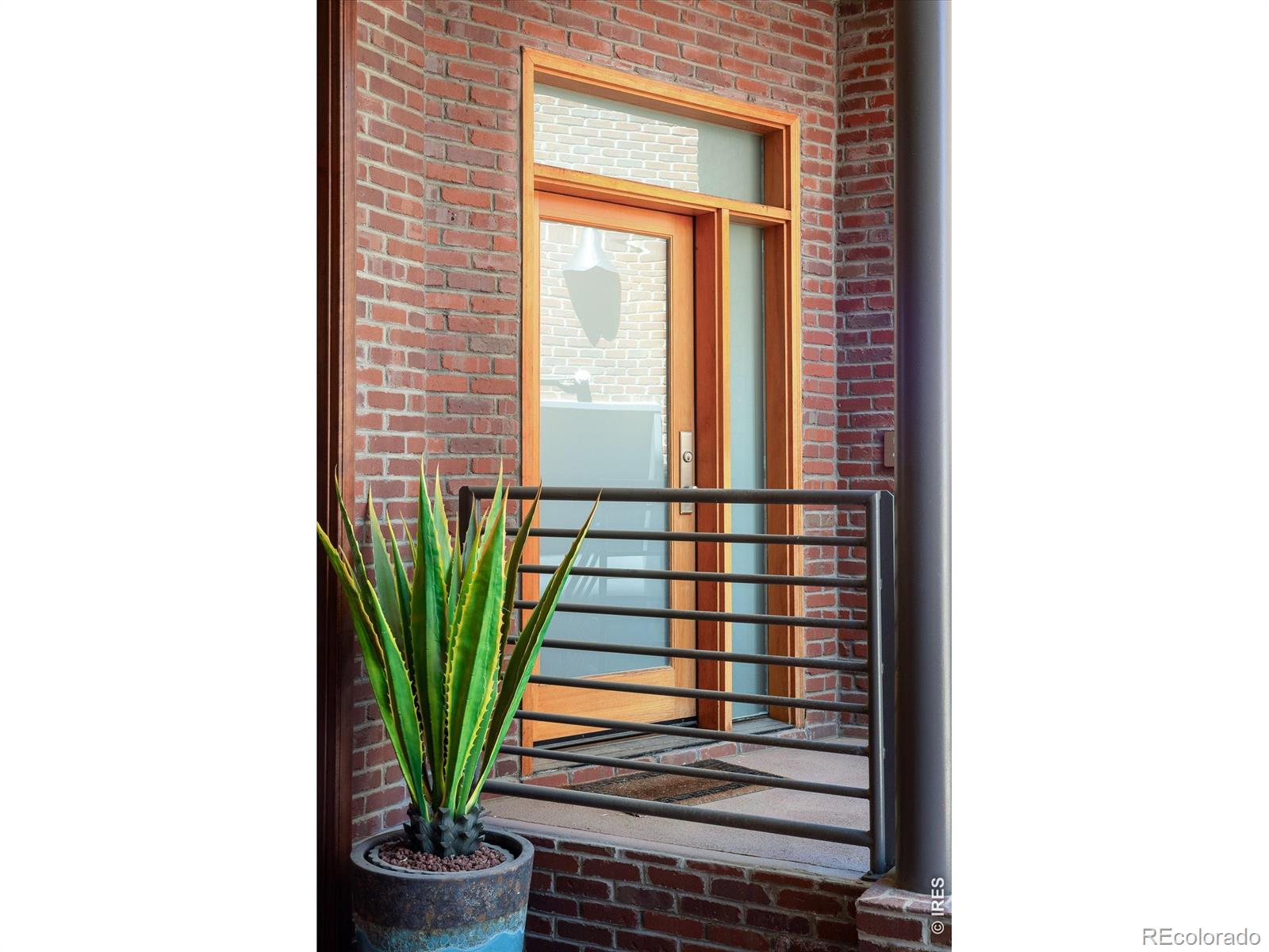 MLS Image #3 for 820  pearl street,boulder, Colorado