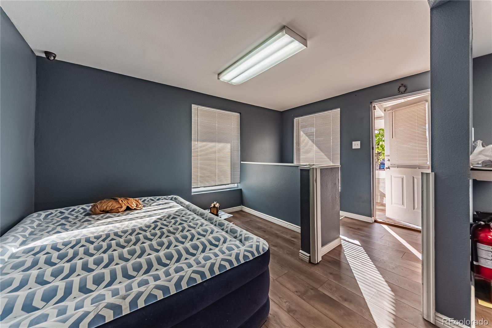 MLS Image #6 for 2532 s broadway ,denver, Colorado