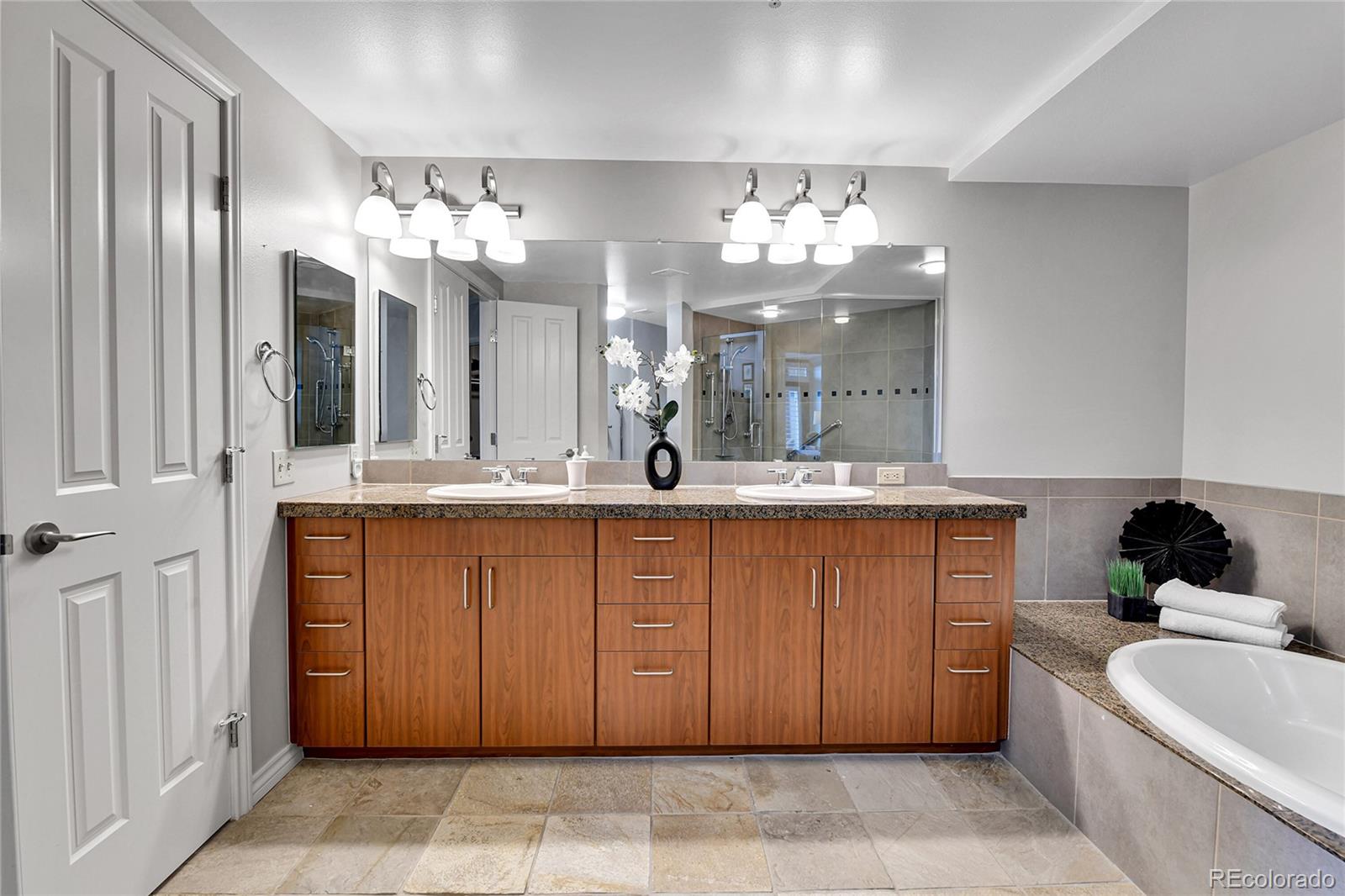 MLS Image #23 for 8100 e union avenue,denver, Colorado
