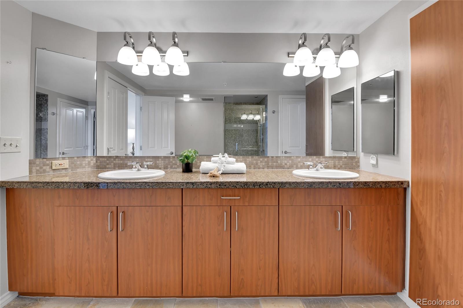 MLS Image #31 for 8100 e union avenue,denver, Colorado