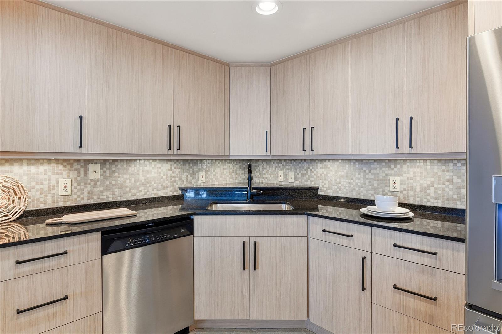 MLS Image #6 for 8100 e union avenue,denver, Colorado