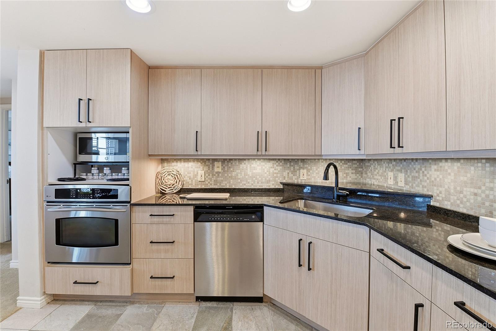 MLS Image #7 for 8100 e union avenue,denver, Colorado