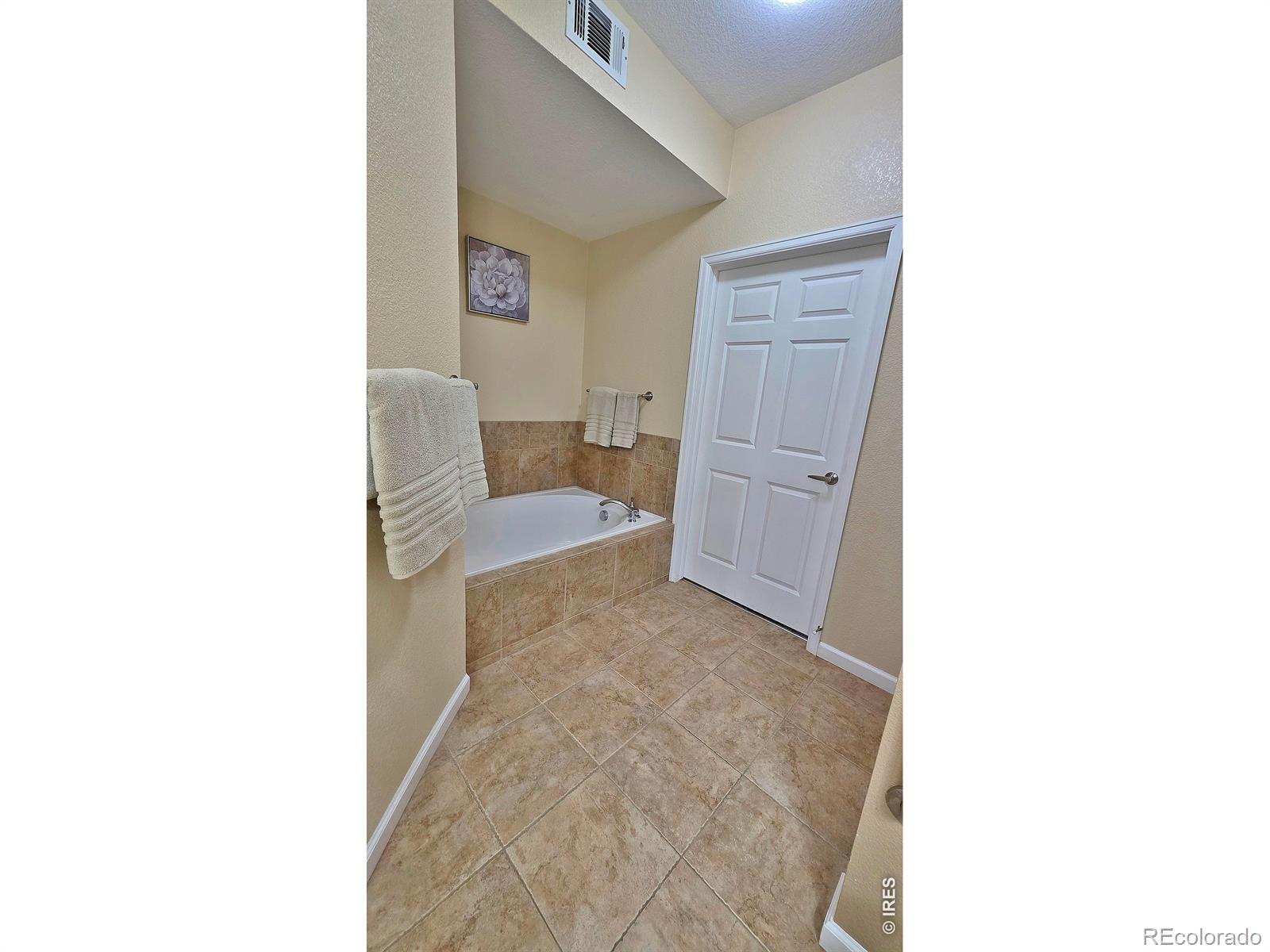 MLS Image #24 for 14189  sun blaze loop,broomfield, Colorado