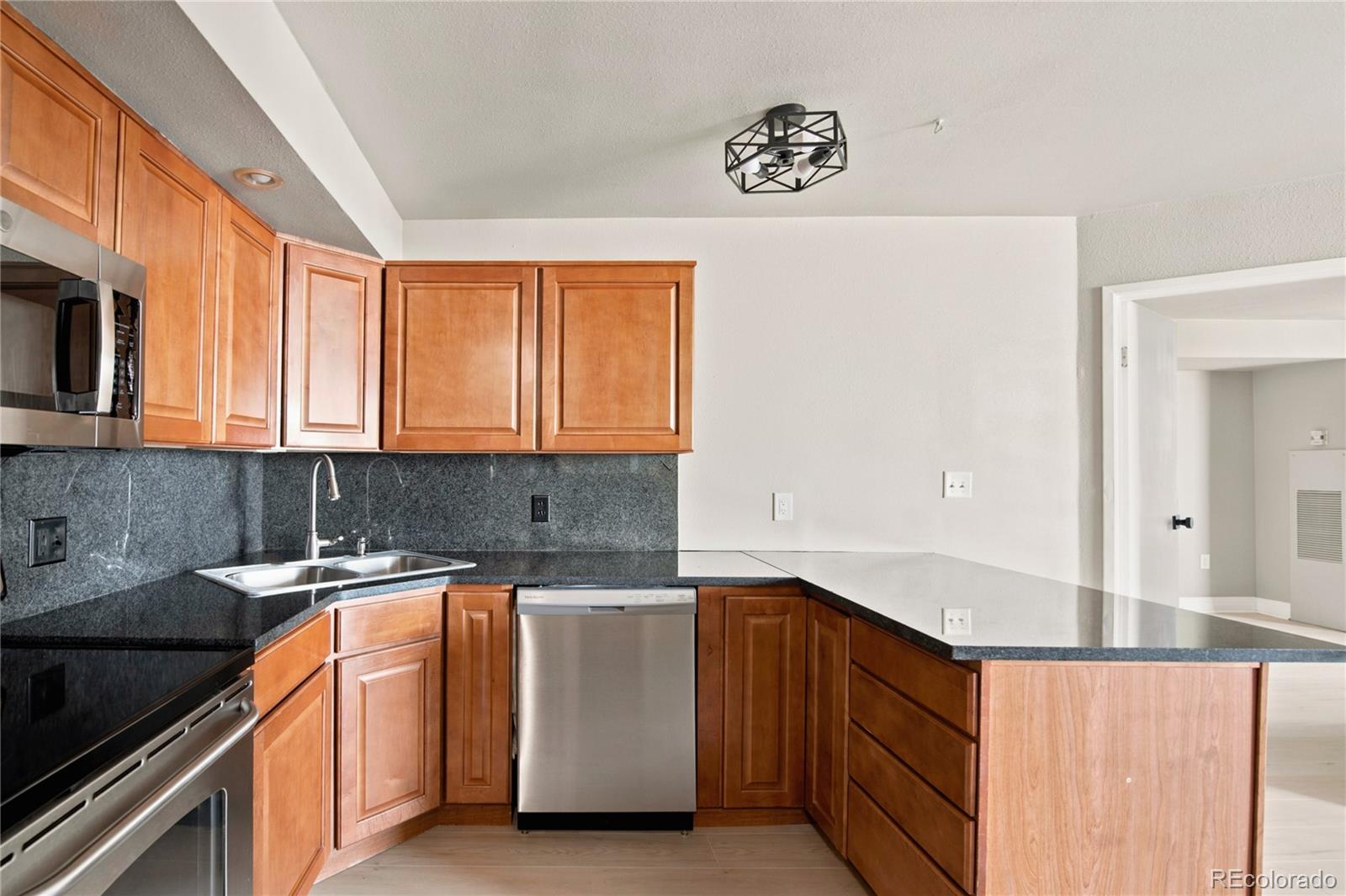 MLS Image #6 for 601 w 11th avenue,denver, Colorado