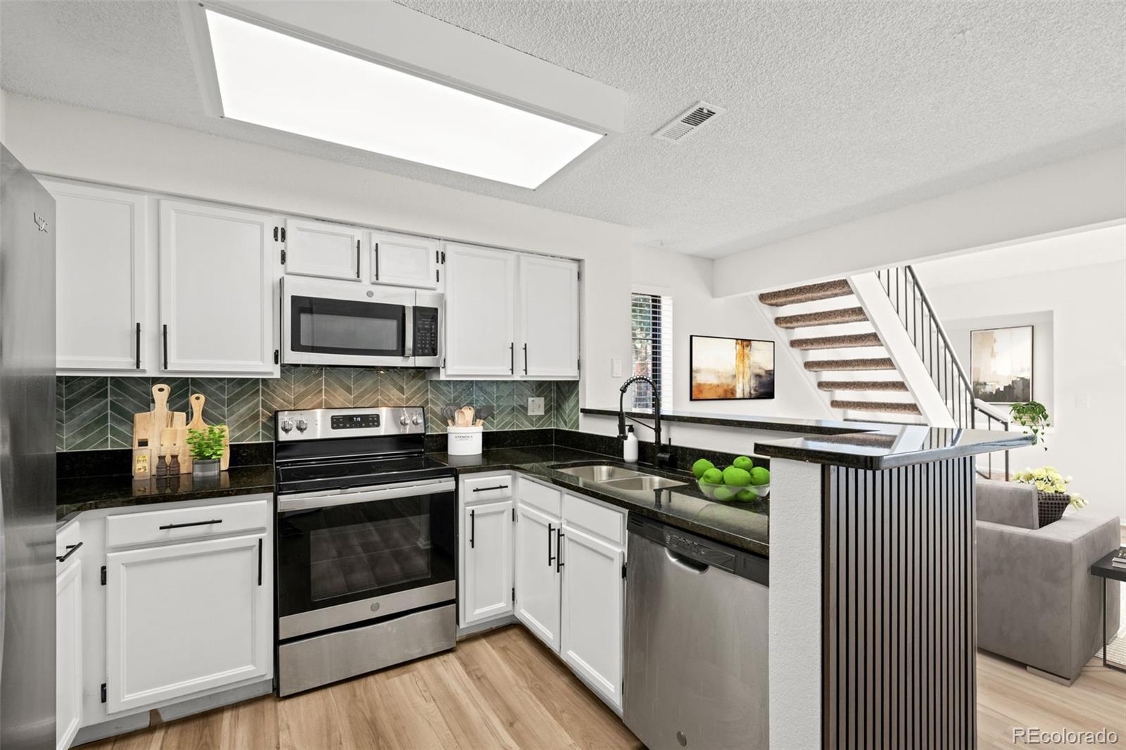 MLS Image #12 for 830 s vance street,denver, Colorado