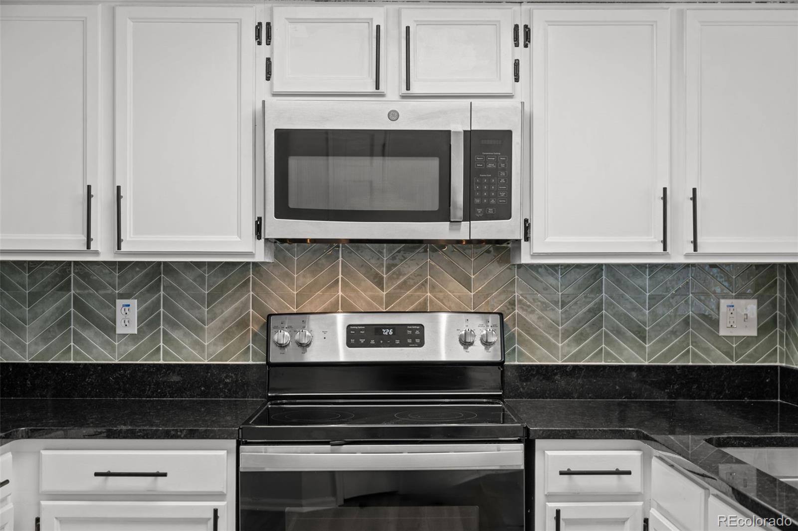 MLS Image #14 for 830 s vance street,denver, Colorado
