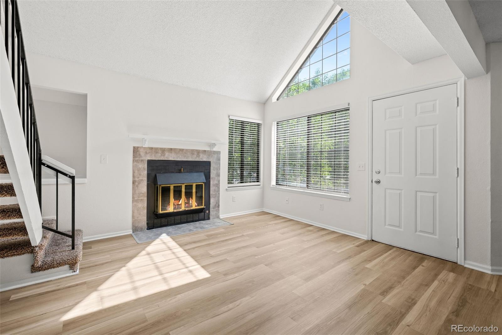 MLS Image #7 for 830 s vance street,denver, Colorado