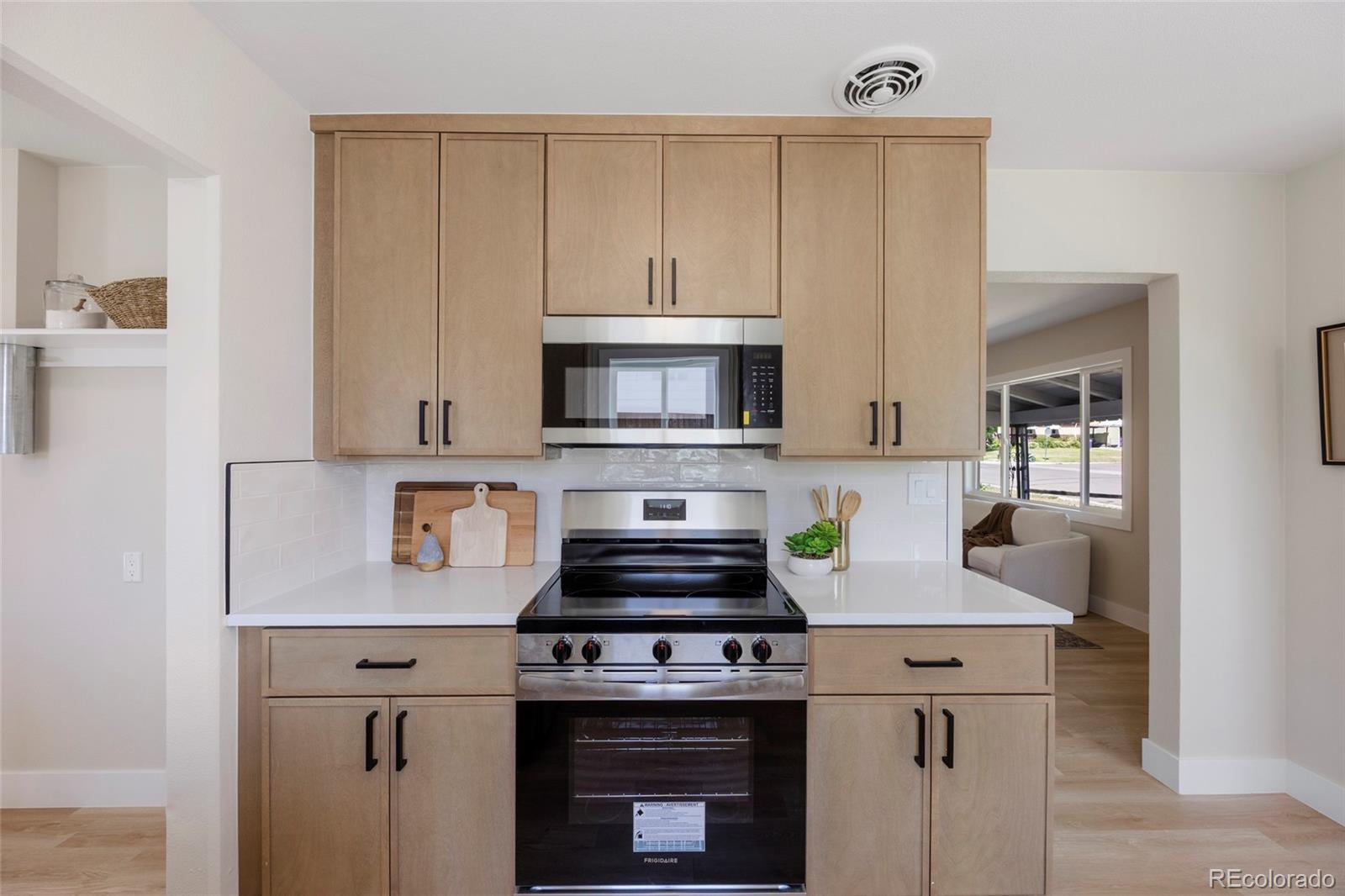 MLS Image #12 for 1880 w arkansas avenue,denver, Colorado