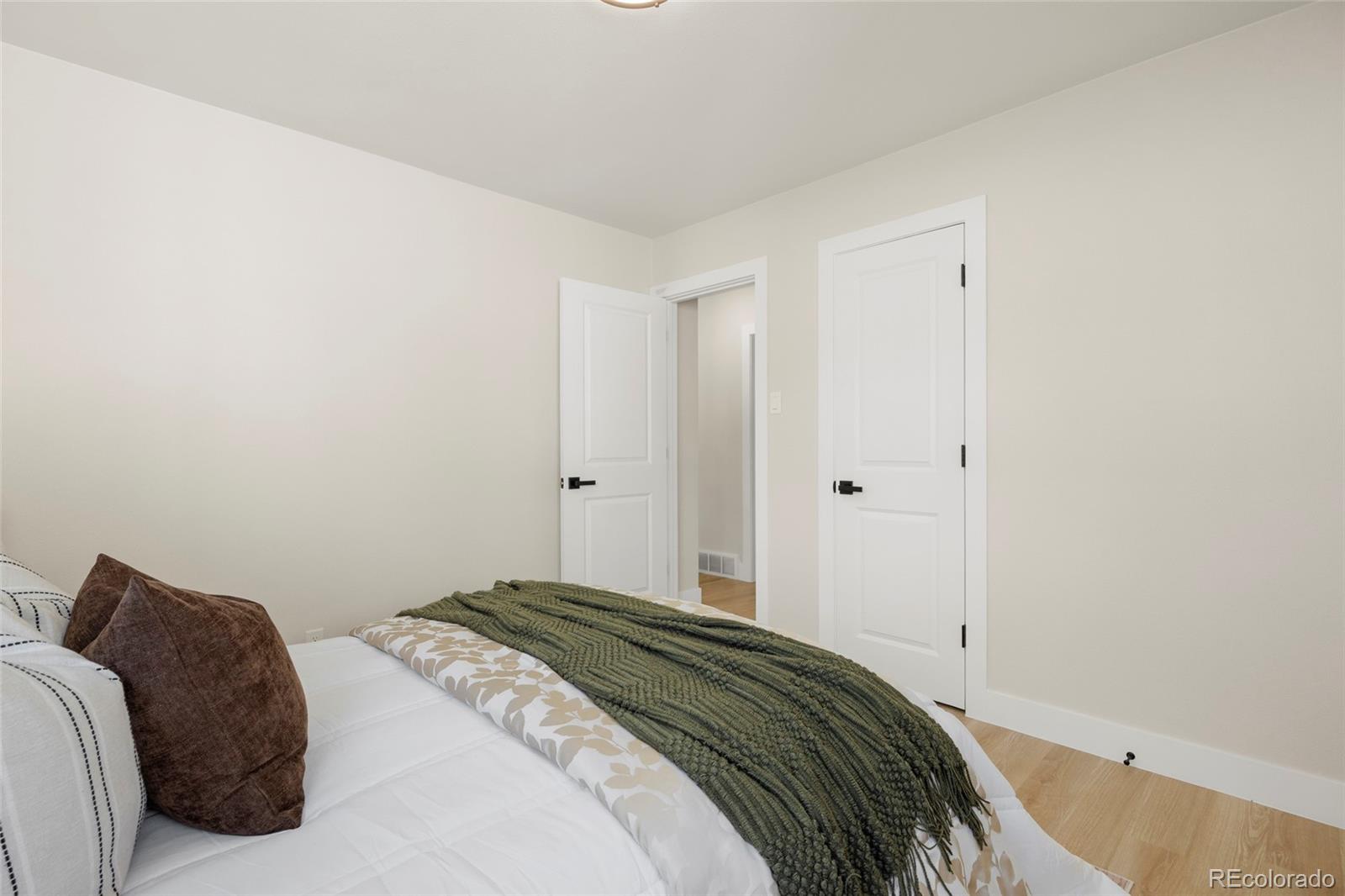 MLS Image #15 for 1880 w arkansas avenue,denver, Colorado