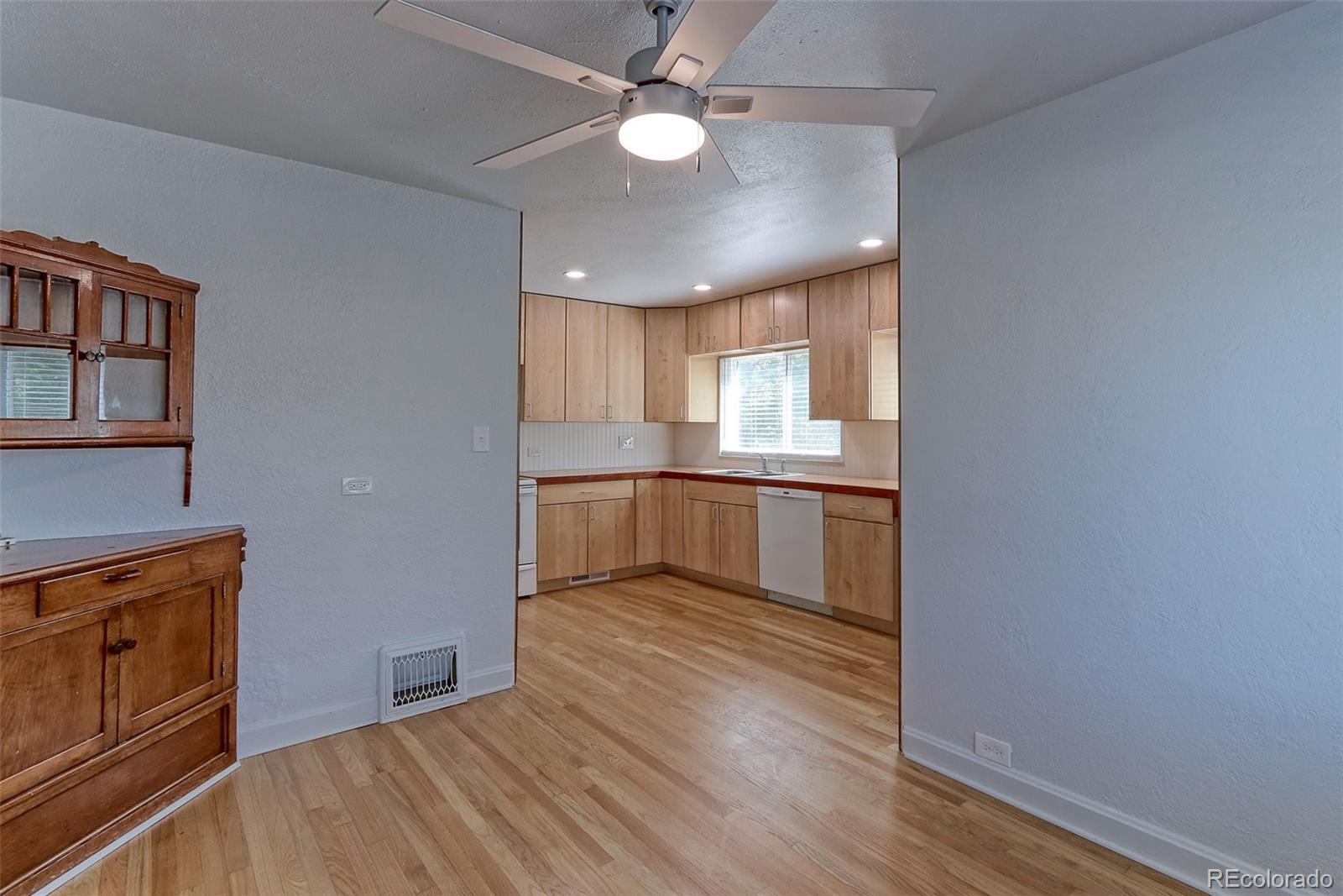 MLS Image #15 for 320 s clay street,denver, Colorado