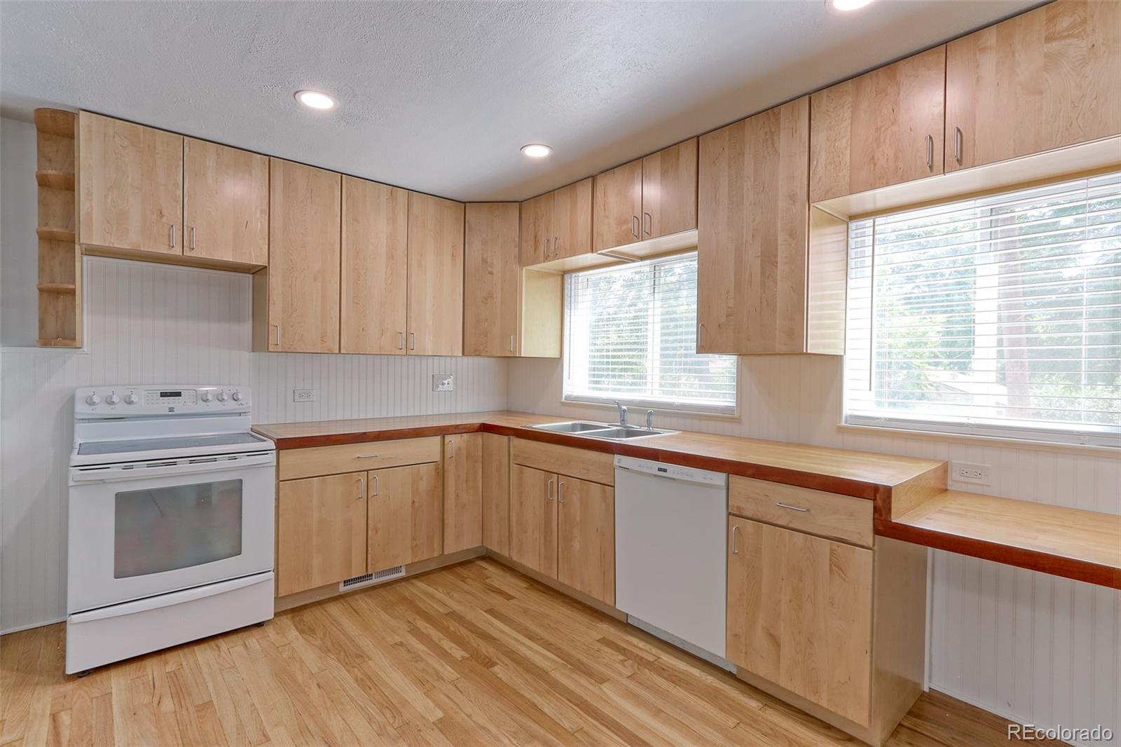 MLS Image #17 for 320 s clay street,denver, Colorado