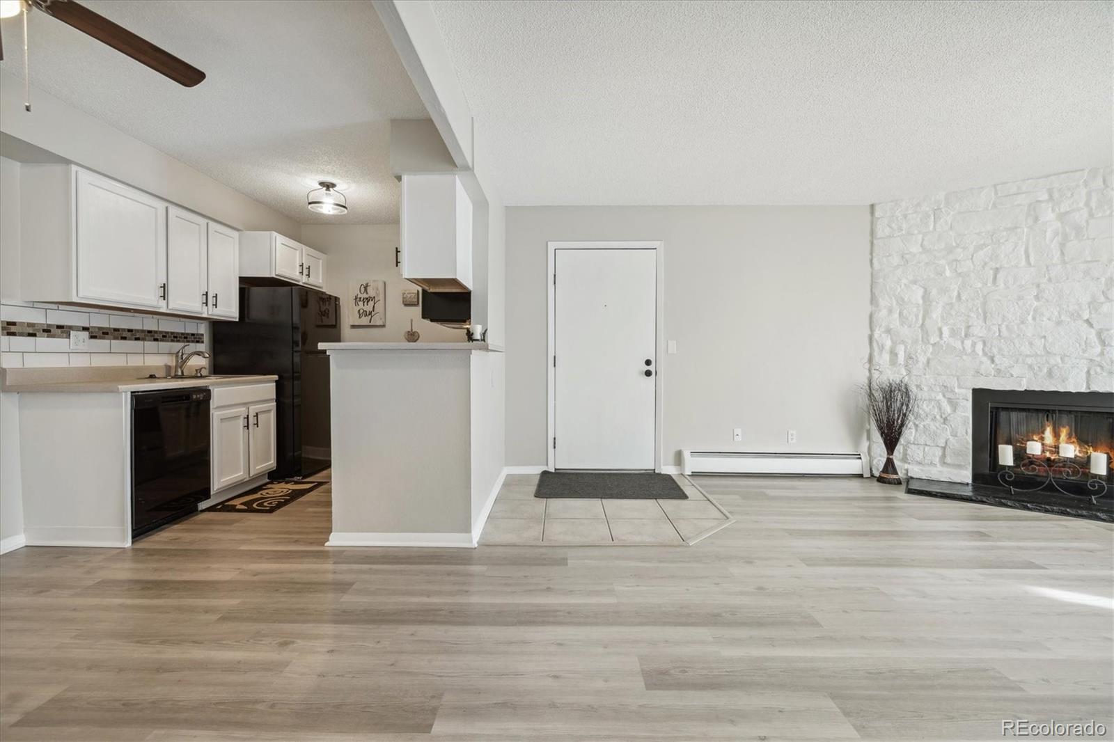 MLS Image #3 for 10150 e virginia avenue,denver, Colorado