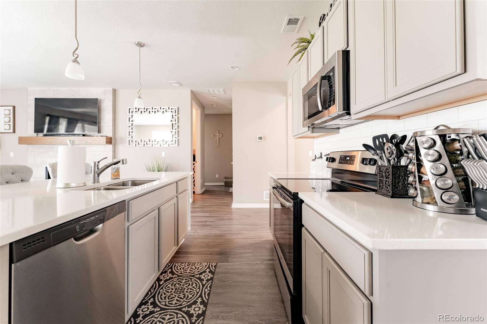 MLS Image #3 for 10582  yosemite street,henderson, Colorado