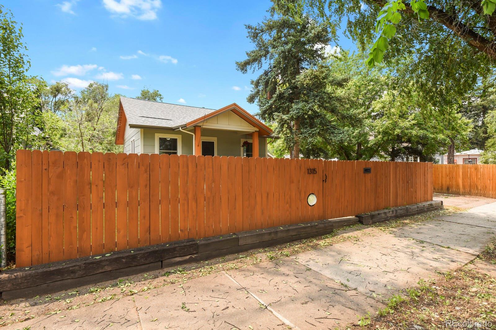 MLS Image #3 for 1315 e boulder street,colorado springs, Colorado
