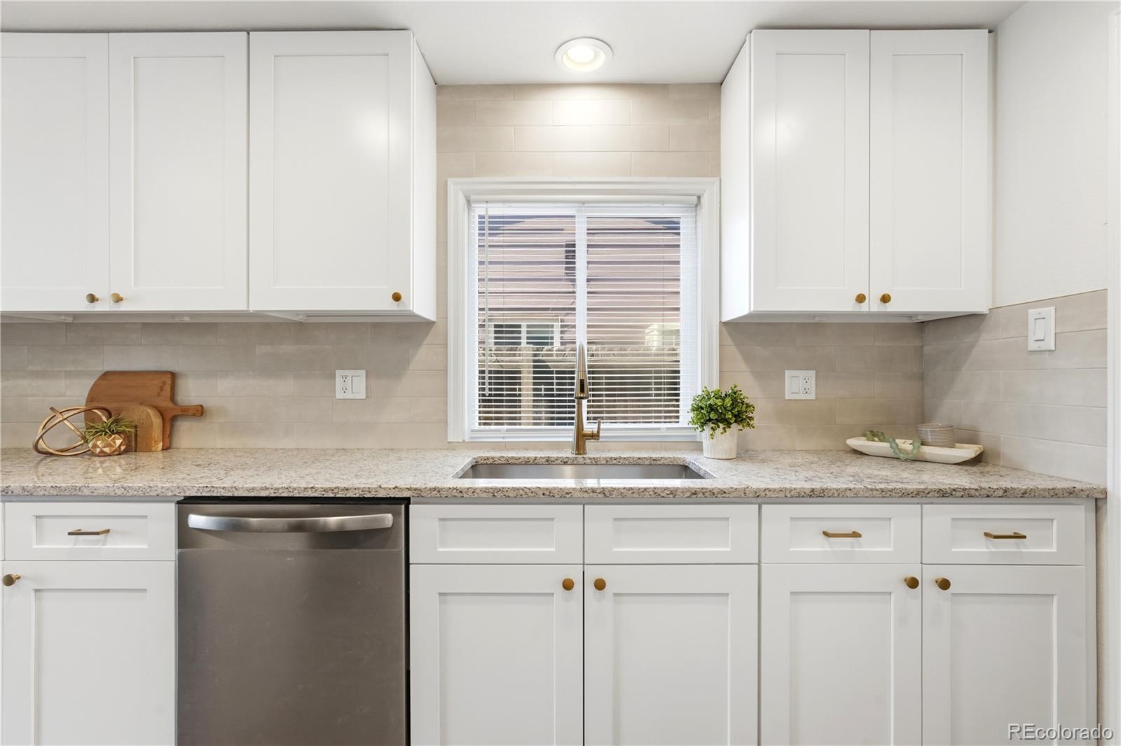 MLS Image #12 for 715  emporia street,aurora, Colorado