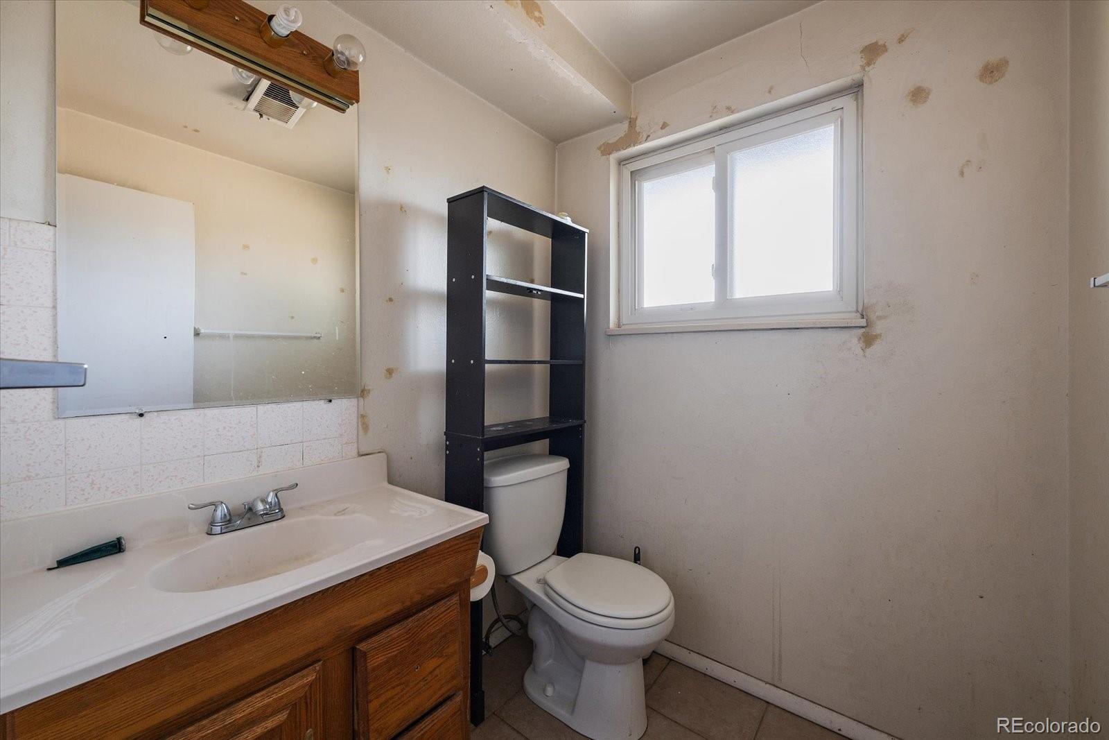 MLS Image #13 for 1048  granby street,aurora, Colorado