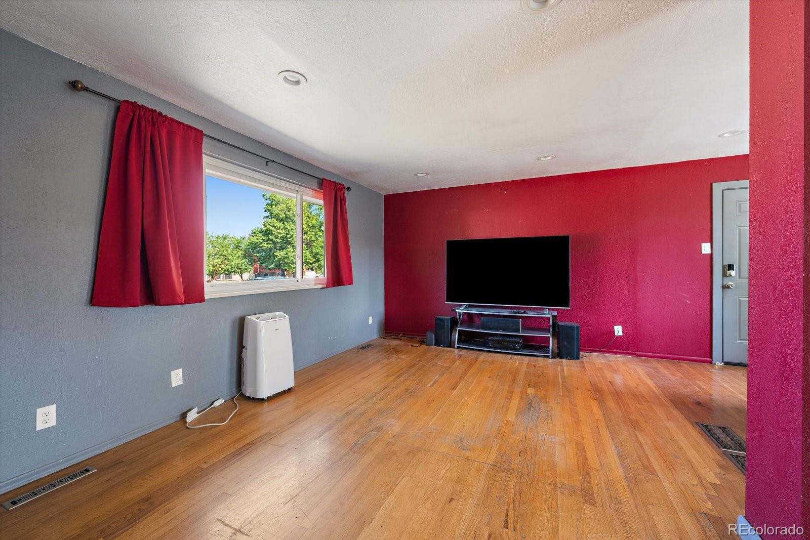 MLS Image #3 for 1048  granby street,aurora, Colorado