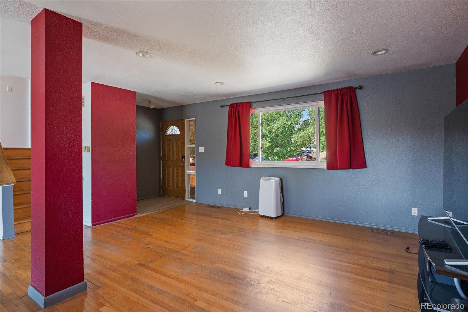 MLS Image #4 for 1048  granby street,aurora, Colorado
