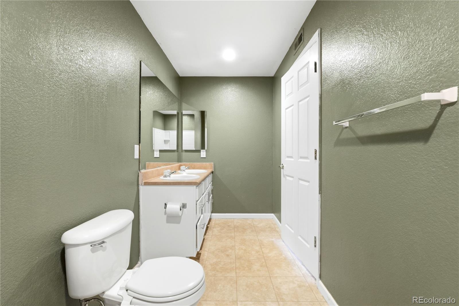MLS Image #21 for 10070 e carolina drive,denver, Colorado
