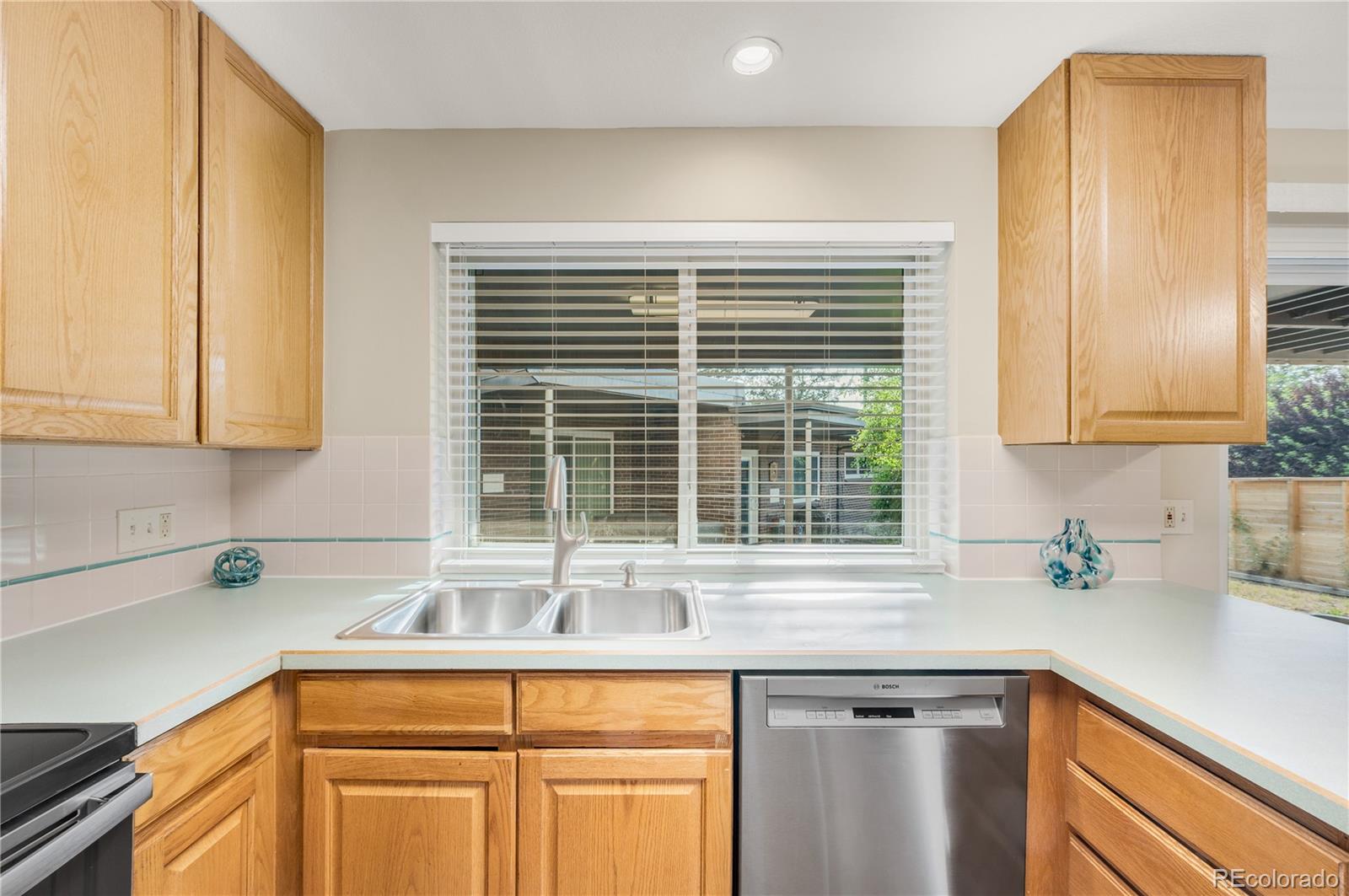 MLS Image #11 for 897  glencoe street,denver, Colorado