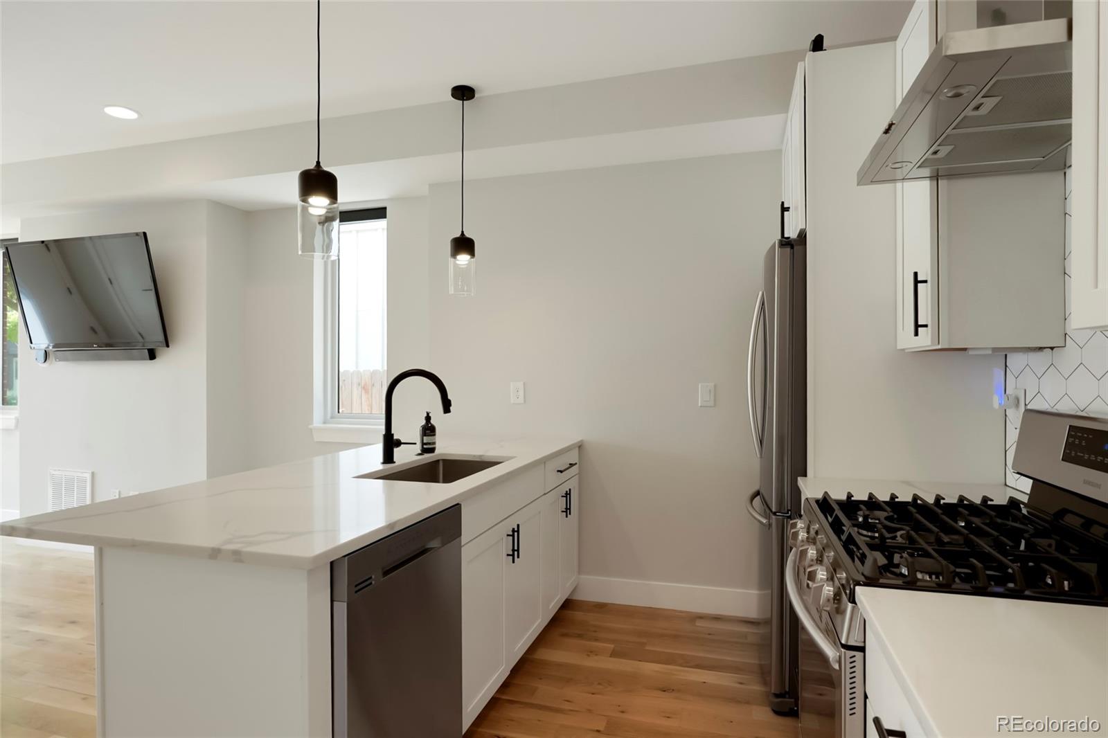 MLS Image #10 for 1385  raleigh street 101,denver, Colorado