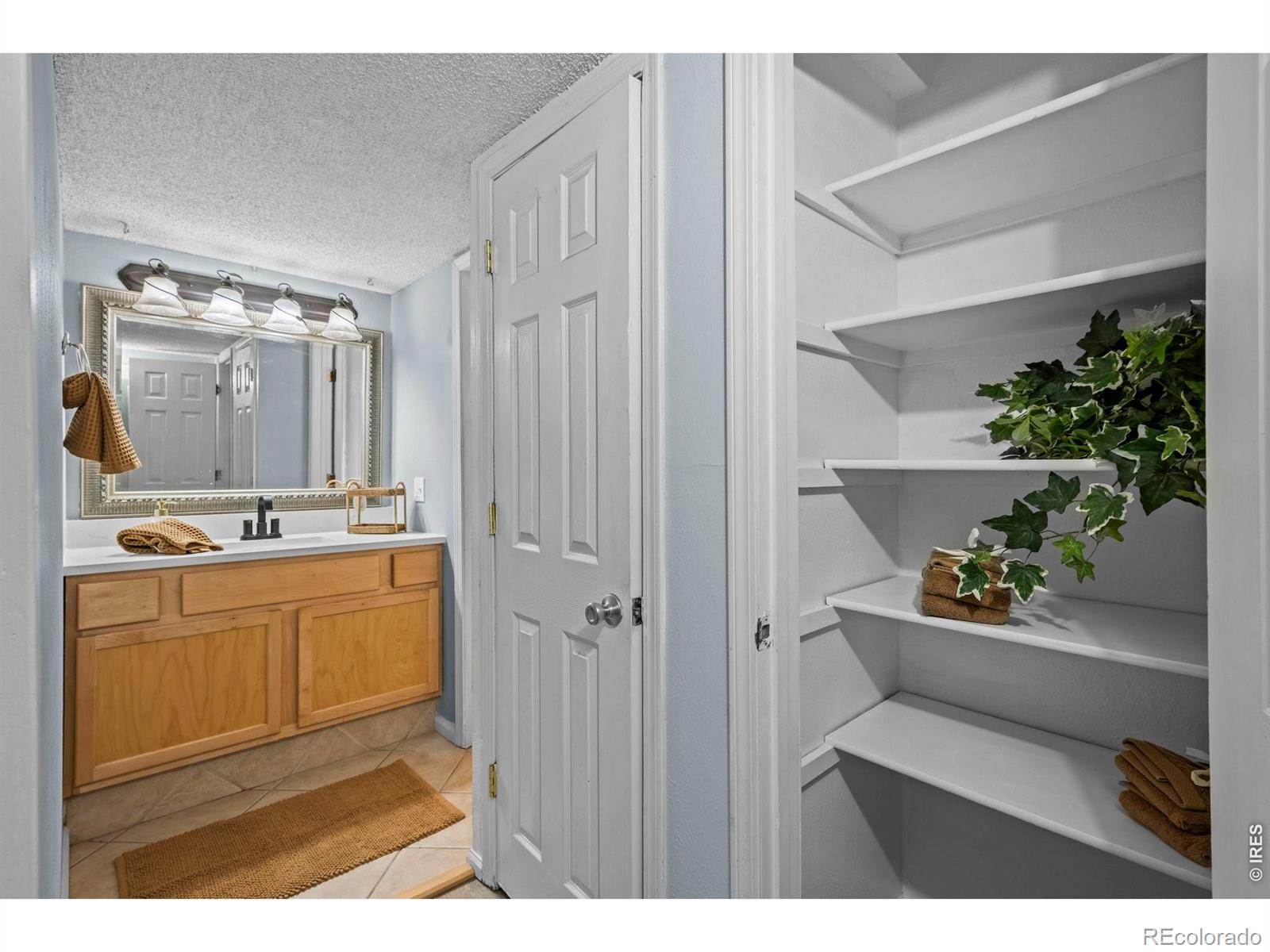 MLS Image #10 for 3121 s tamarac drive,denver, Colorado