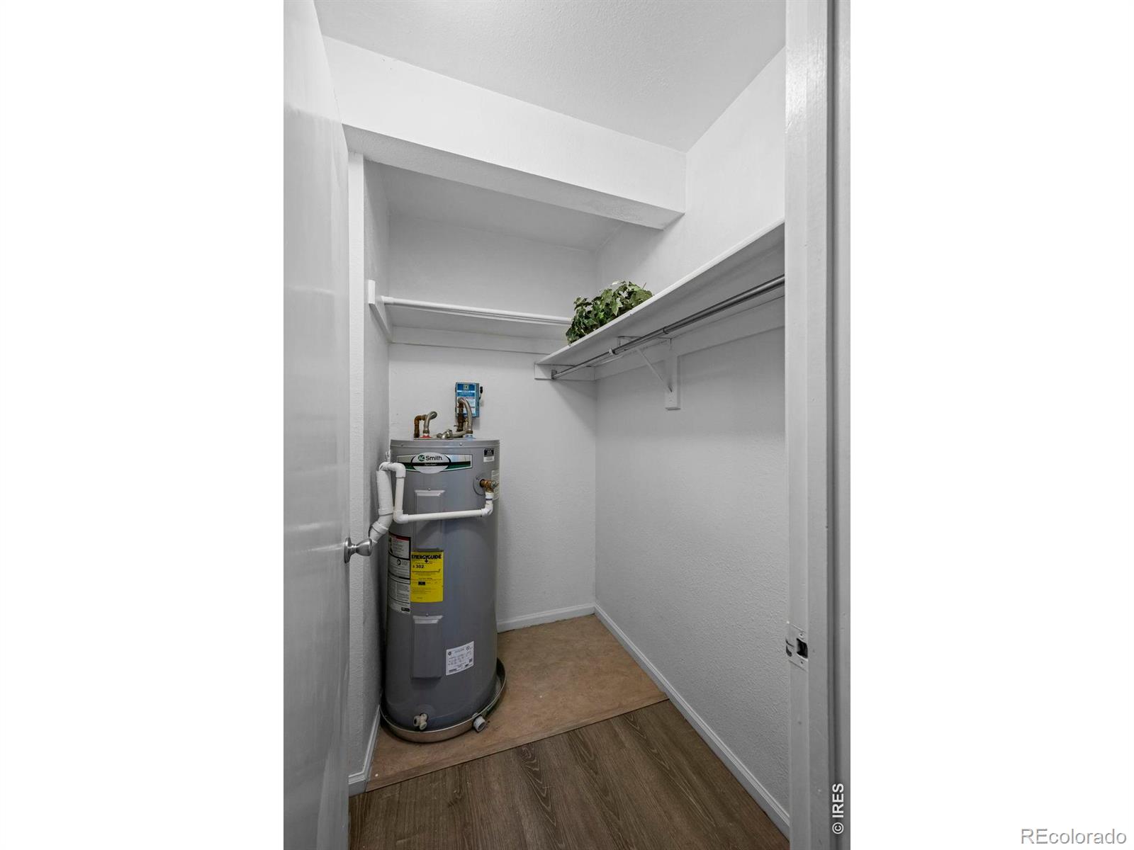 MLS Image #13 for 3121 s tamarac drive,denver, Colorado