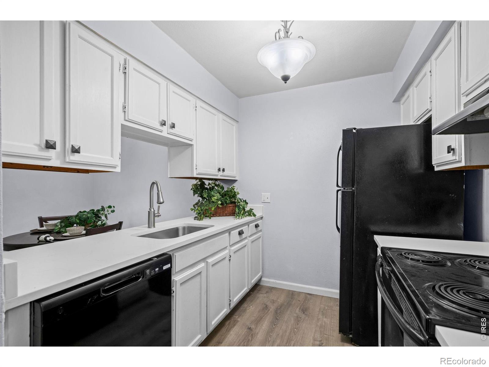 MLS Image #5 for 3121 s tamarac drive,denver, Colorado