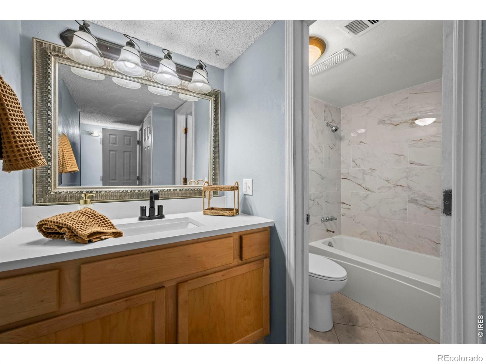 MLS Image #9 for 3121 s tamarac drive,denver, Colorado