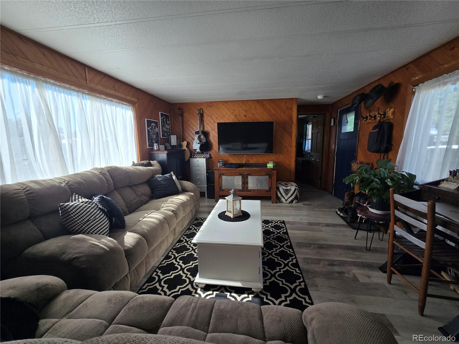 MLS Image #3 for 210  oak street,log lane village, Colorado