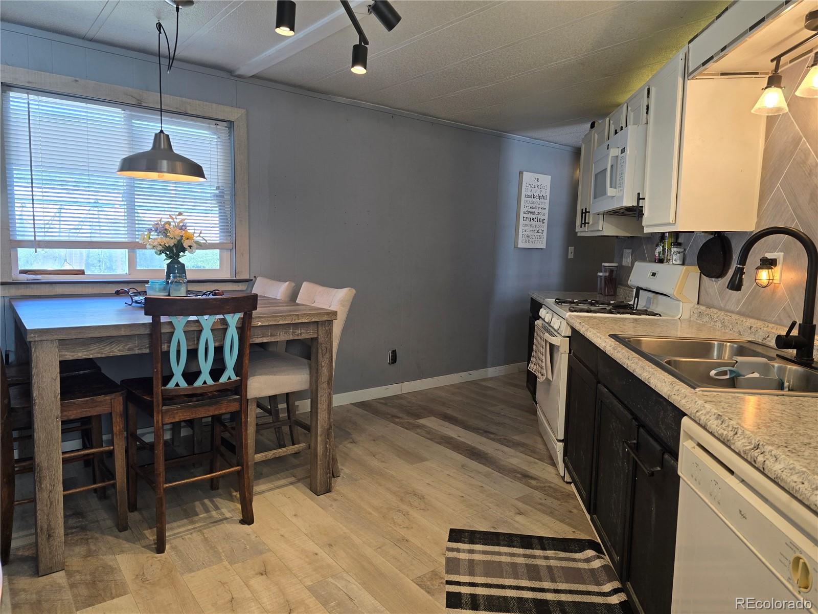 MLS Image #8 for 210  oak street,log lane village, Colorado