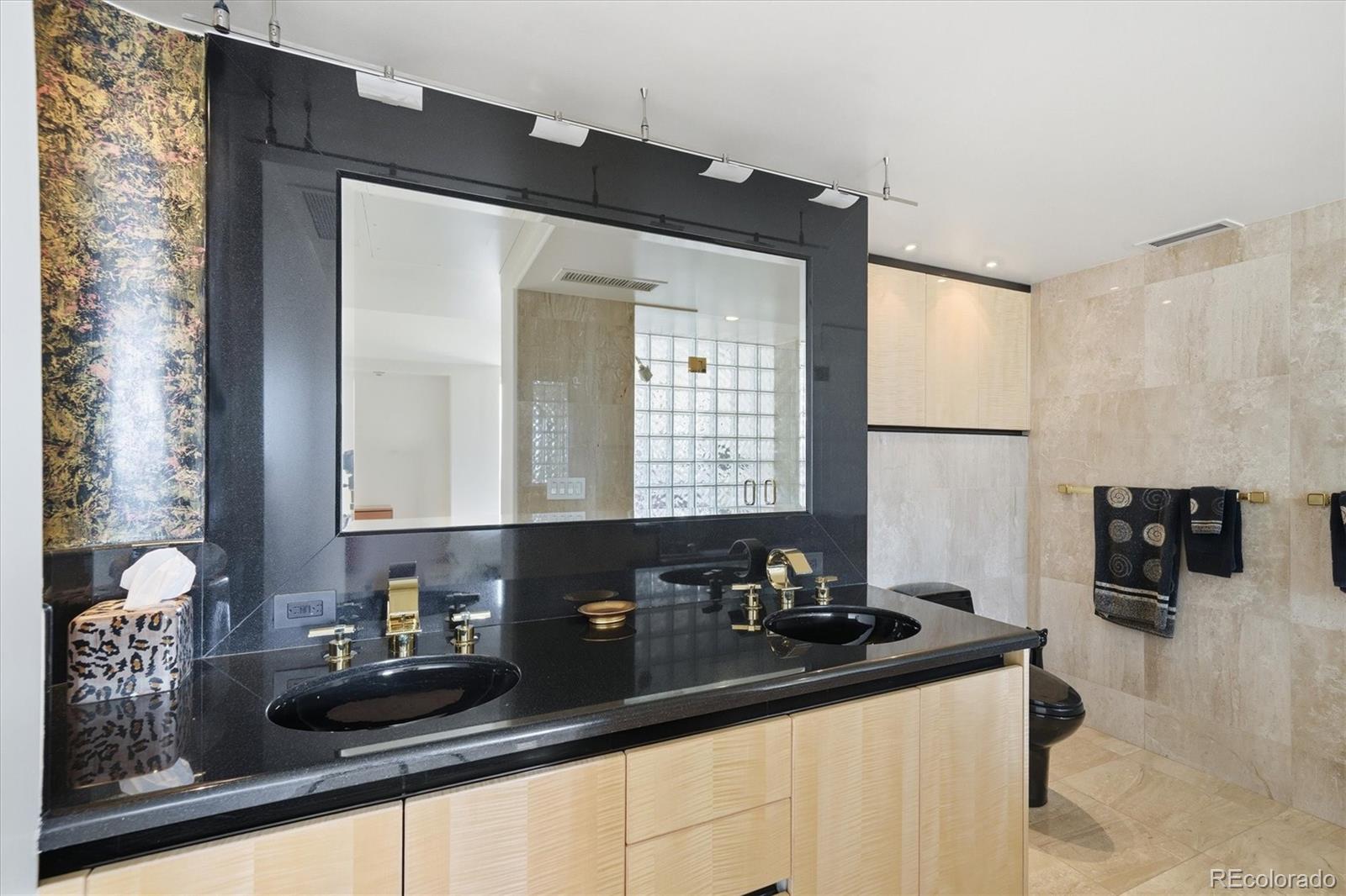 MLS Image #21 for 1020  15th street,denver, Colorado