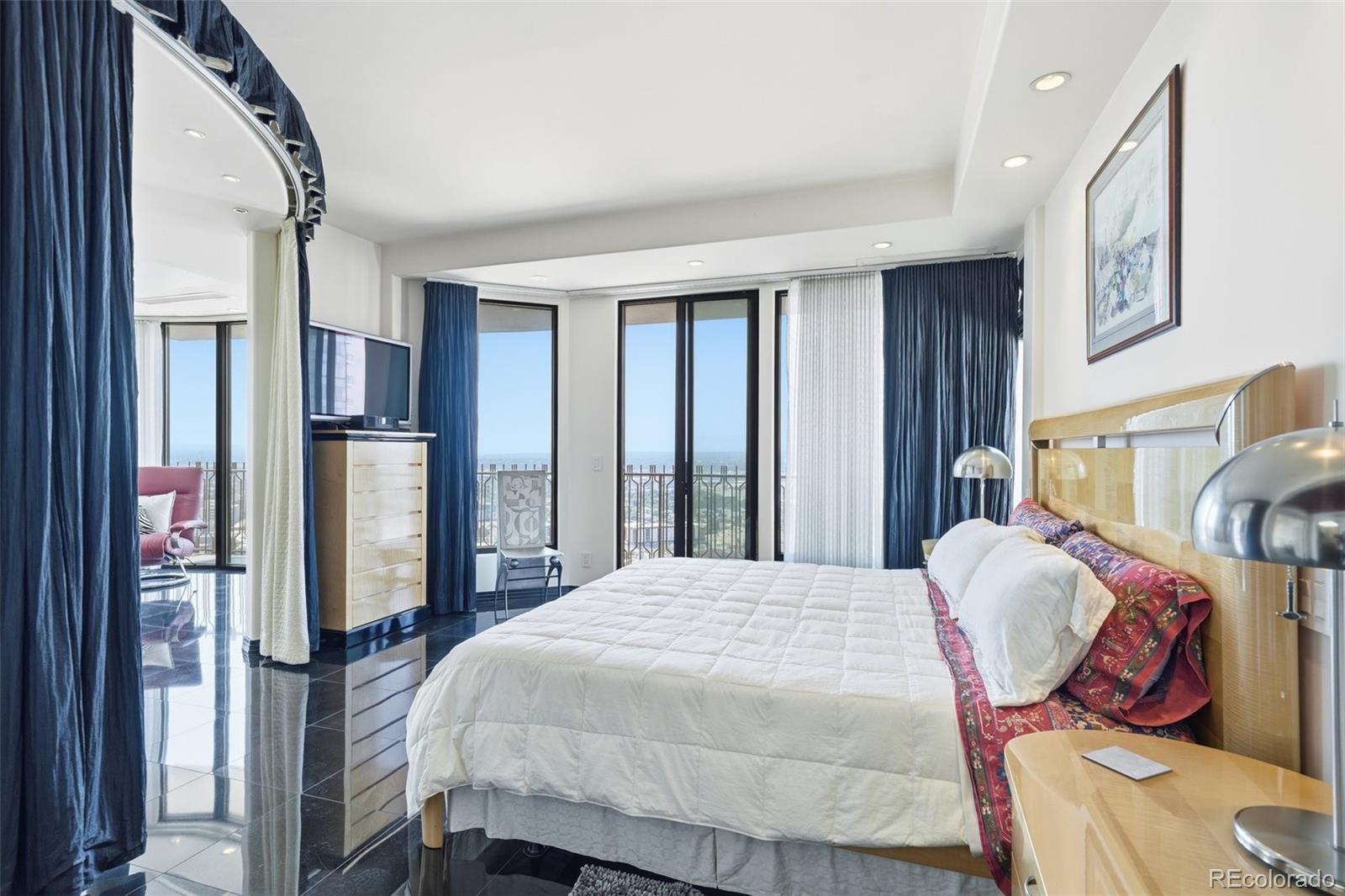 MLS Image #23 for 1020  15th street,denver, Colorado