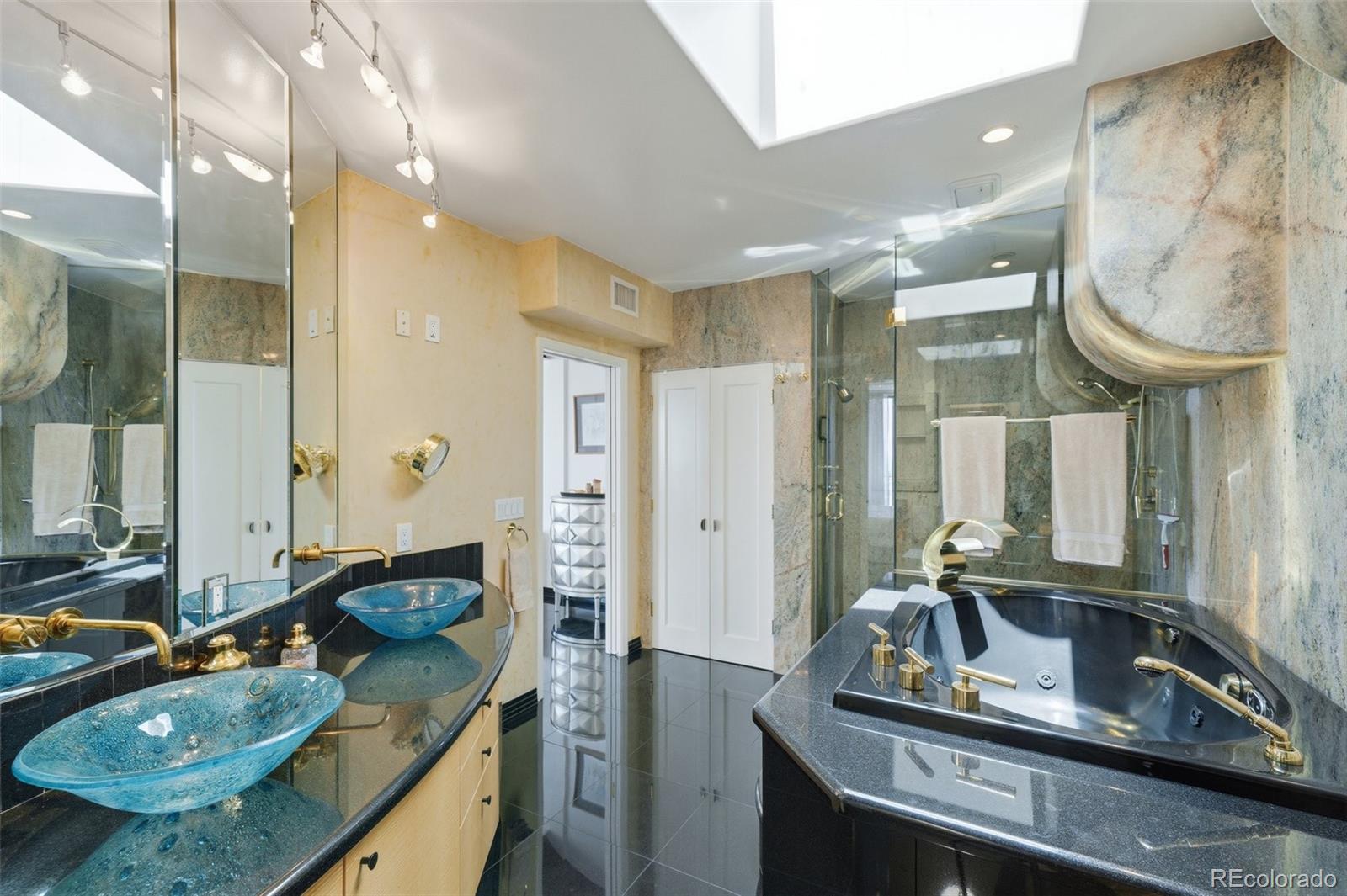 MLS Image #24 for 1020  15th street,denver, Colorado