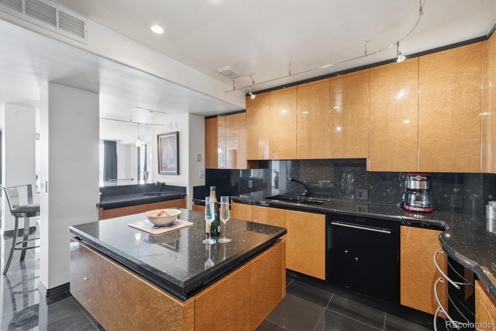 MLS Image #5 for 1020  15th street,denver, Colorado