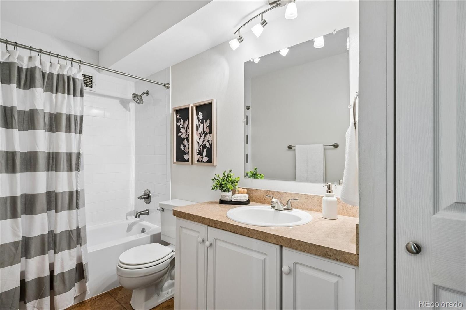 MLS Image #19 for 7020 e girard avenue,denver, Colorado