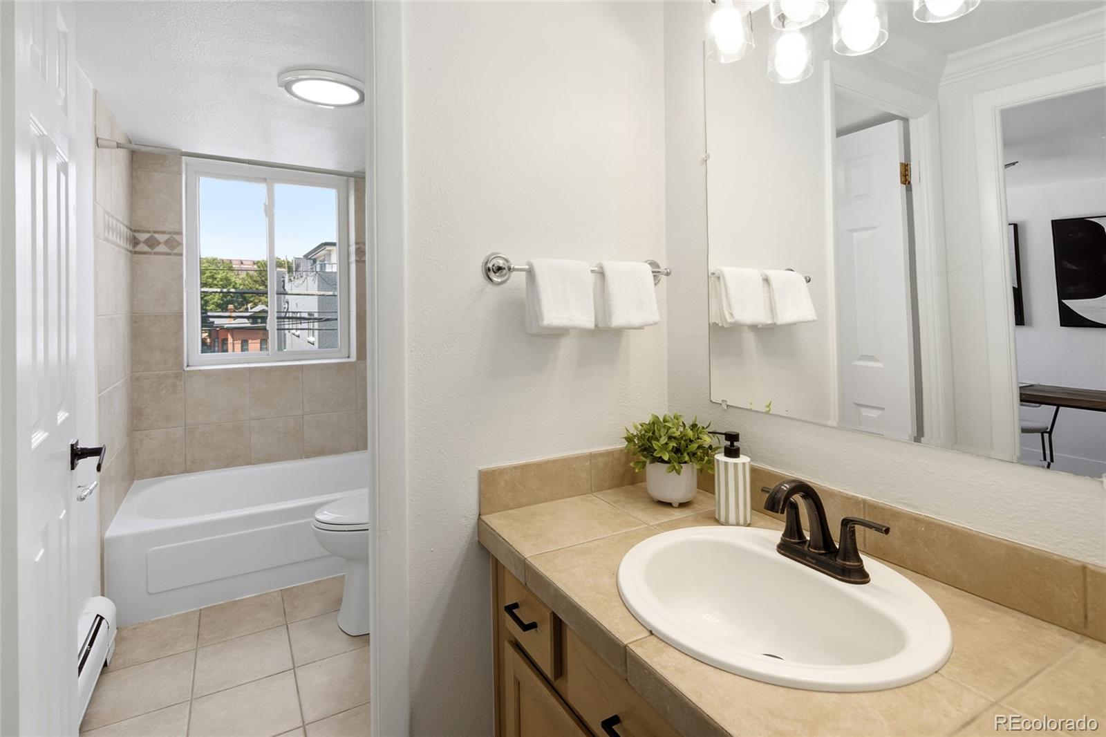 MLS Image #11 for 1125 n washington street,denver, Colorado