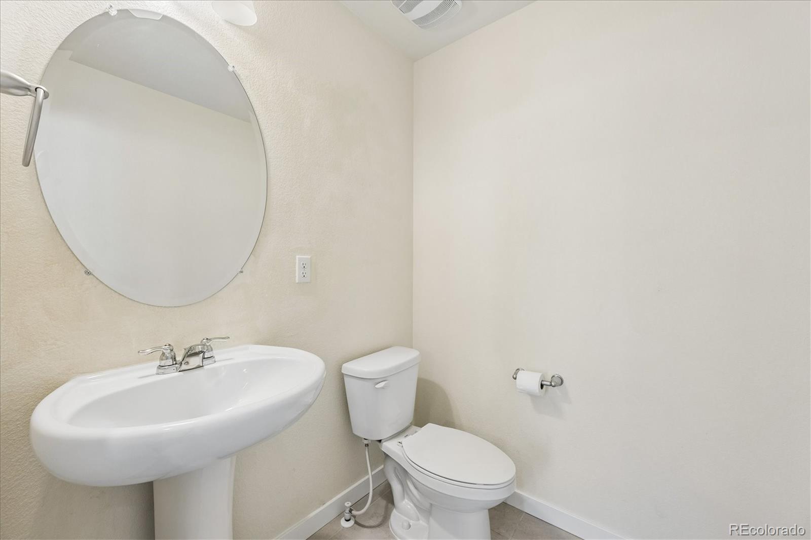 MLS Image #11 for 21891 e 7th avenue,aurora, Colorado