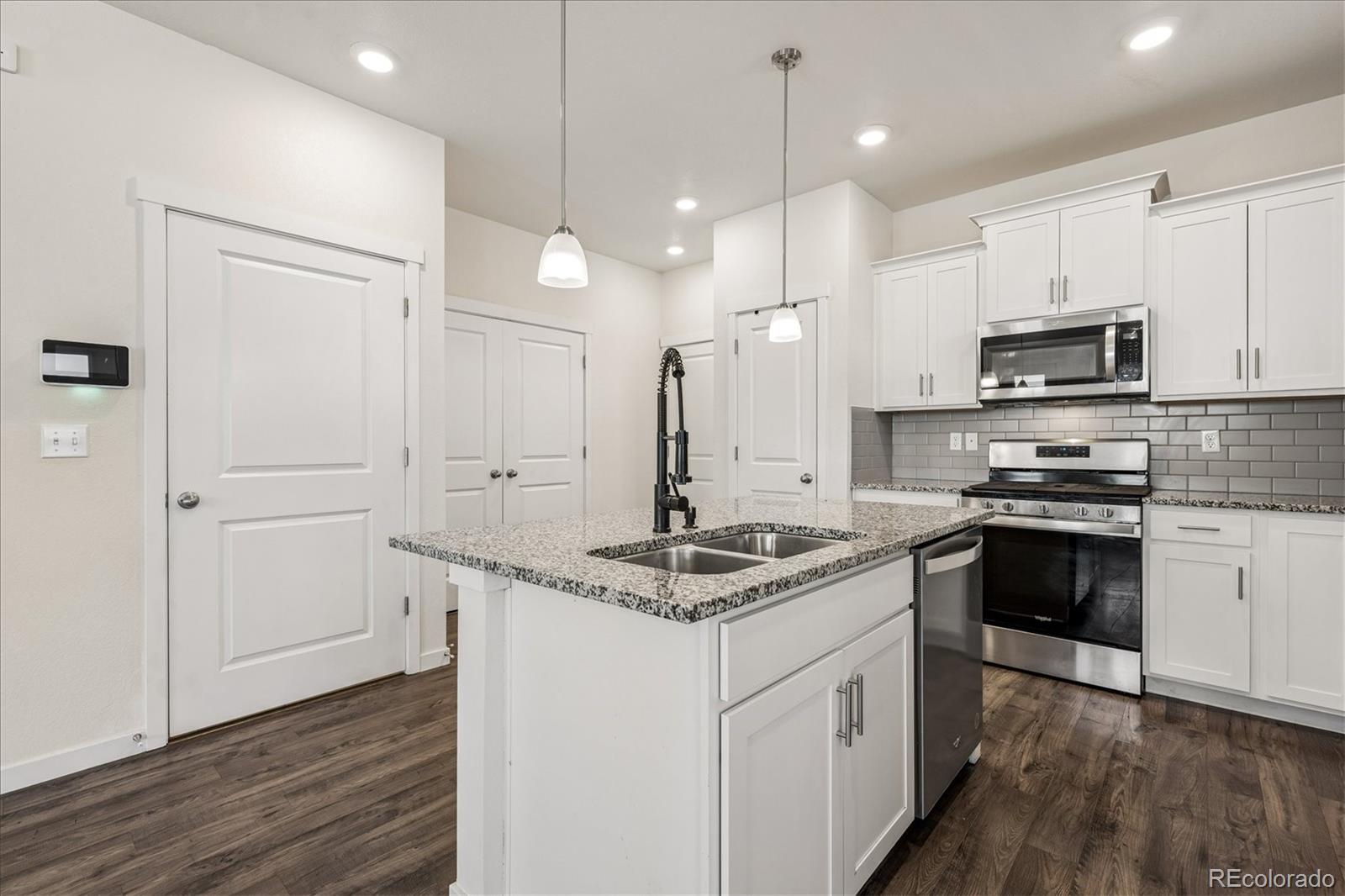 MLS Image #6 for 21891 e 7th avenue,aurora, Colorado