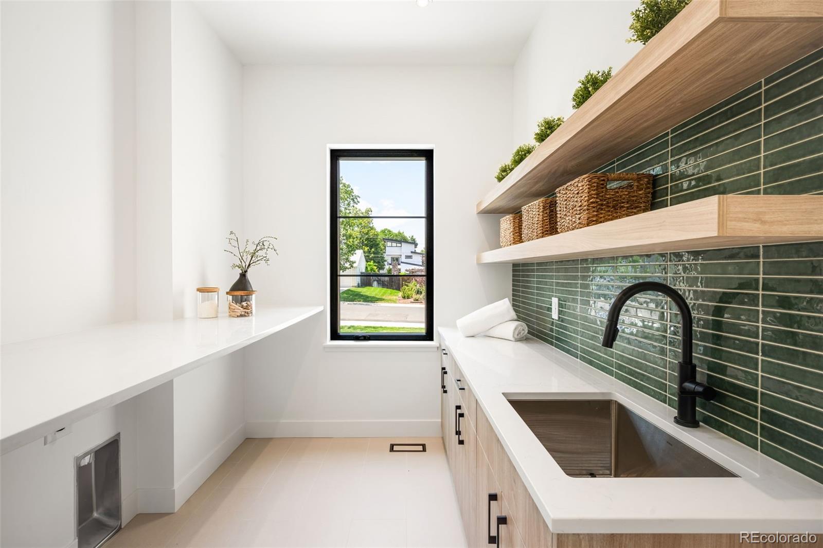 MLS Image #11 for 3360 s dexter street,denver, Colorado