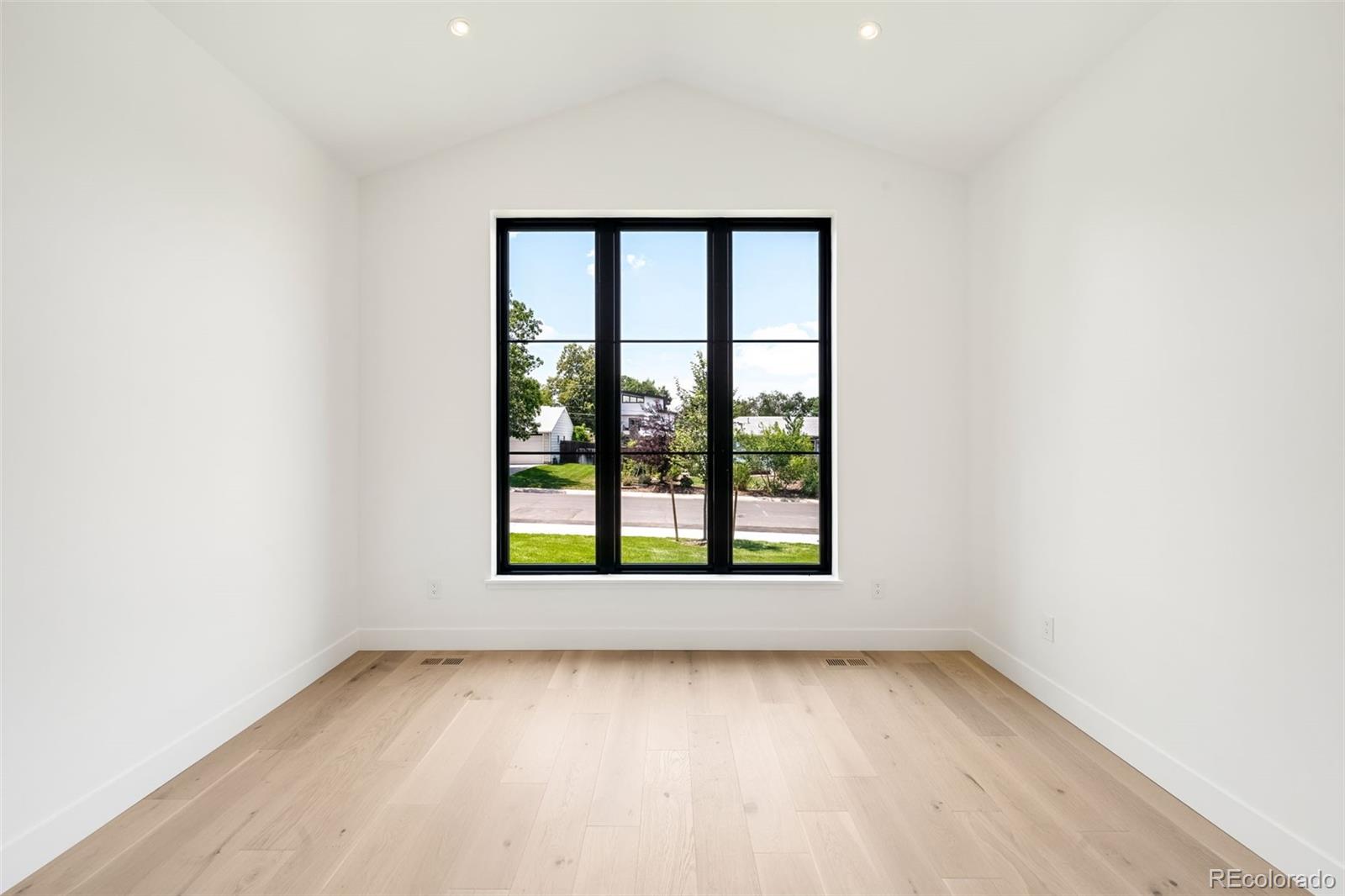 MLS Image #12 for 3360 s dexter street,denver, Colorado