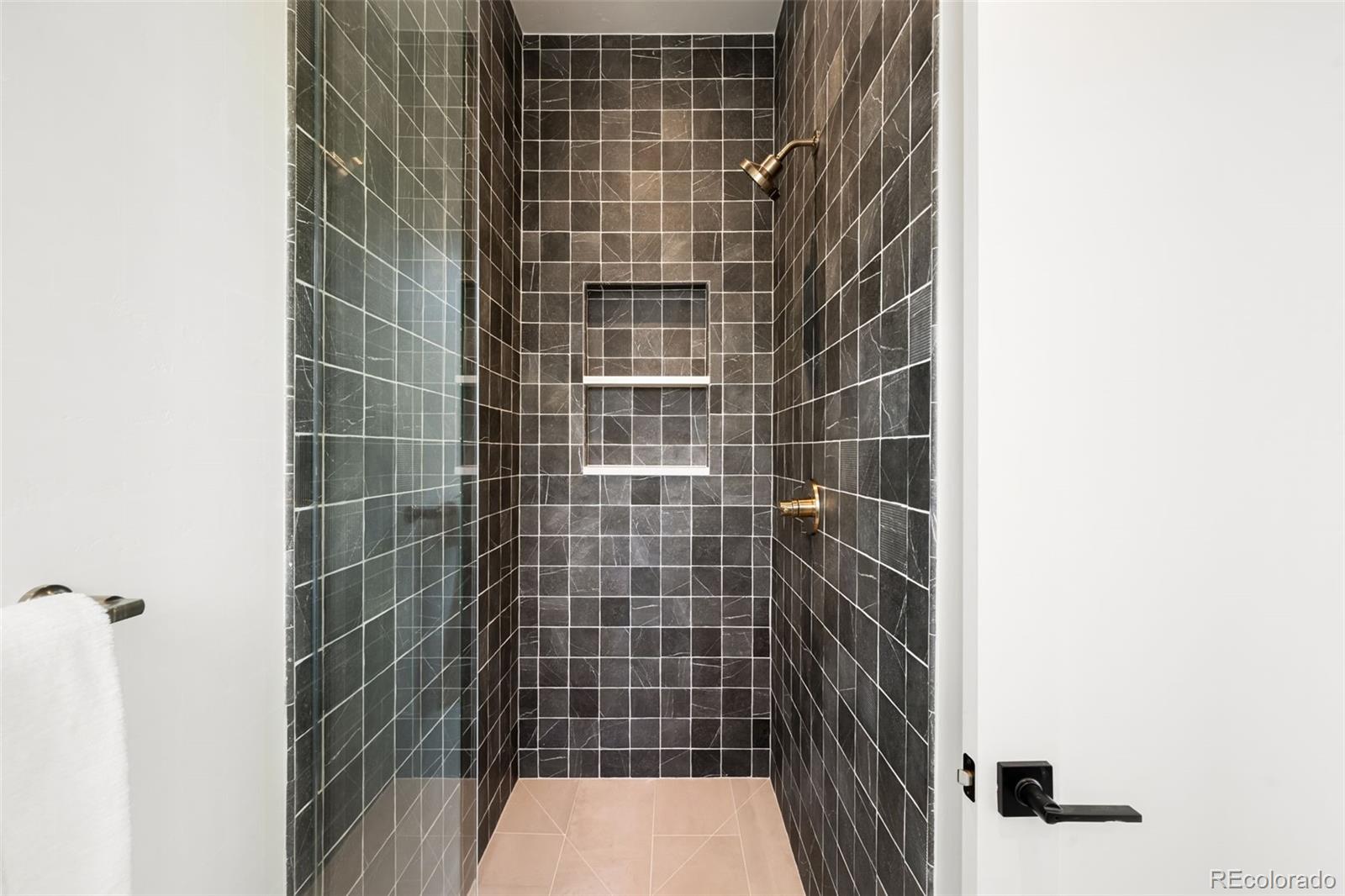 MLS Image #13 for 3360 s dexter street,denver, Colorado